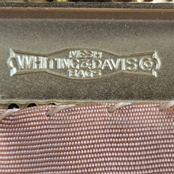 Vintage Mesh Whitings and Davis Gold Bag. - Picture 6 of 7